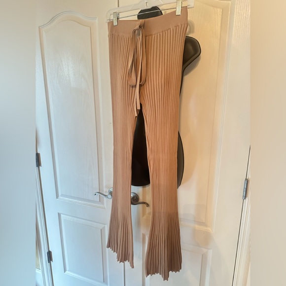 NWT Ena Pelly tan beige knit long stretch wide legs size 8 - Picture 3 of 4